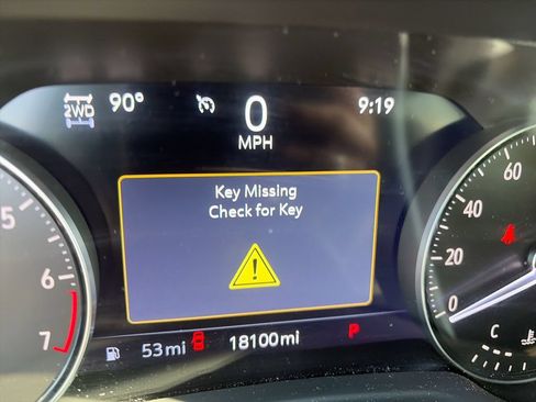 Used 2023 Buick Envision Essence AWD/4WD image 12