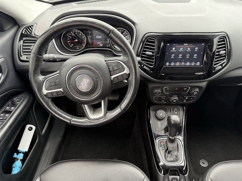 Used 2020 Jeep Compass Latitude image 15