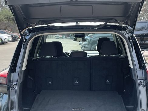 Used 2024 Nissan Rogue S image 25