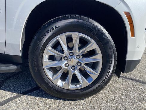Used 2025 Chevrolet Tahoe Premier AWD/4WD image 9