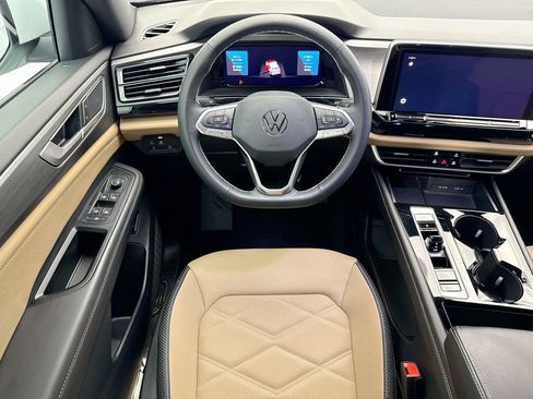 Used 2024 Volkswagen Atlas Cross Sport SE w/ Panoramic Sunroof Package AWD/4WD image 10