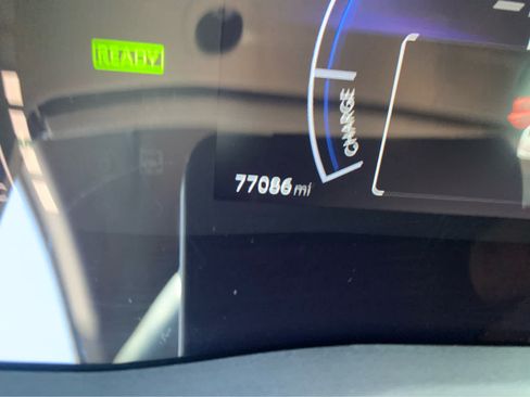 Used 2025 Toyota Camry SE w/ Convenience Package FWD image 16