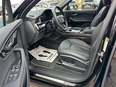 Used 2025 Audi Q7 3.0T Premium Plus AWD/4WD image 10