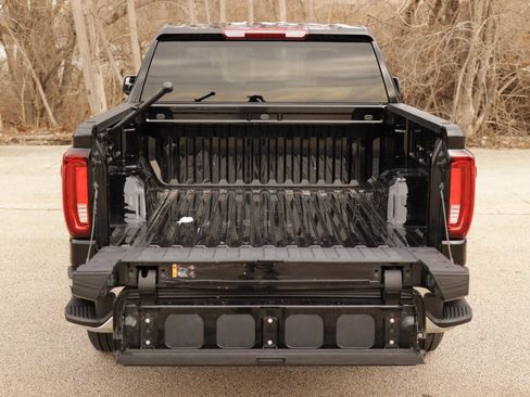 Used 2025 GMC Sierra 1500 SLT image 28