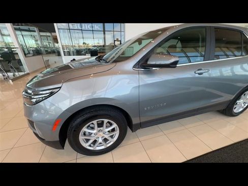 Used 2024 Chevrolet Equinox LT w/ LPO, Floor Liner Package FWD image 4