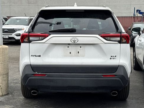 Used 2025 Toyota RAV4 XLE image 6