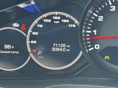 Used 2019 Porsche Cayenne AWD/4WD image 27