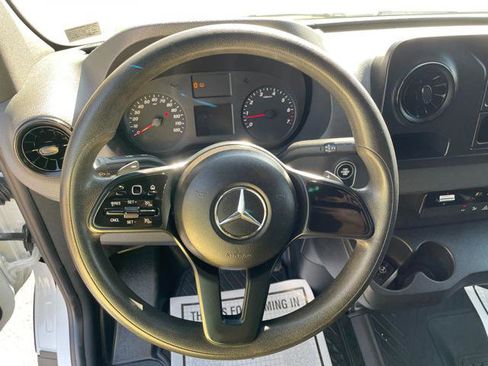 Used 2019 Mercedes-Benz Sprinter 2500 image 20