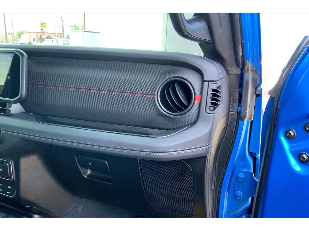 Used 2025 Jeep Wrangler Unlimited Rubicon w/ Convenience Group AWD/4WD image 17