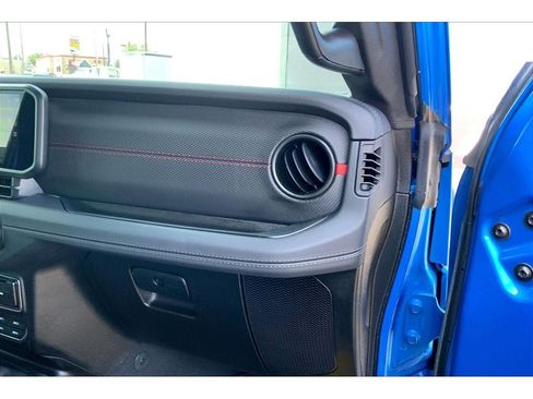 Used 2025 Jeep Wrangler Unlimited Rubicon w/ Convenience Group AWD/4WD image 17