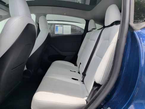 Used 2024 Tesla Model Y Long Range AWD/4WD image 32