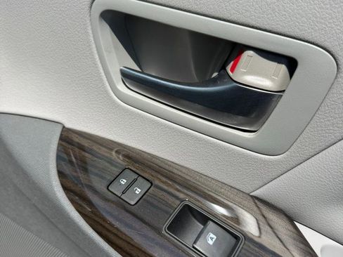 Used 2015 Toyota Sienna XLE FWD image 34