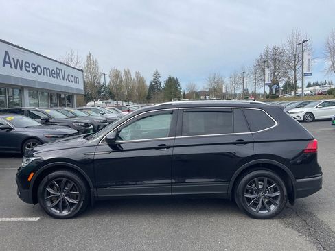 Certified 2022 Volkswagen Tiguan SE w/ Panoramic Sunroof Package image 7