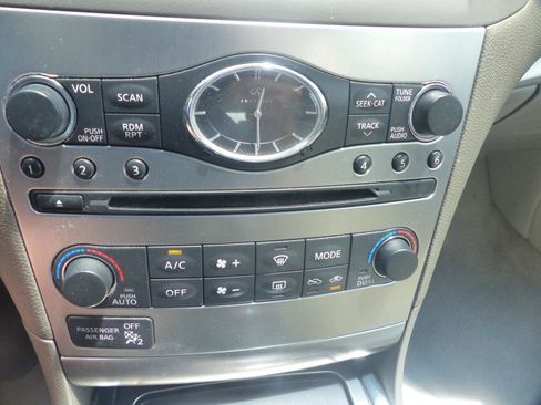 Used 2011 INFINITI G25 Journey RWD image 22