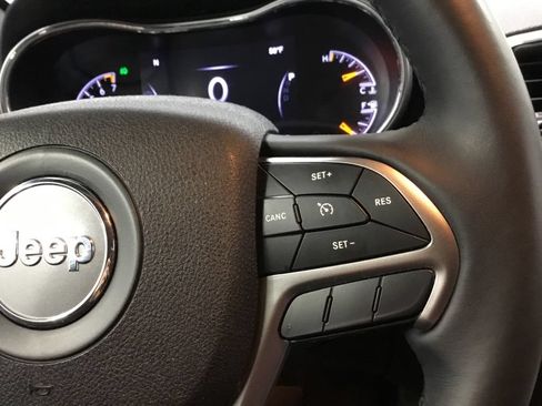 Used 2018 Jeep Grand Cherokee Limited AWD/4WD image 34