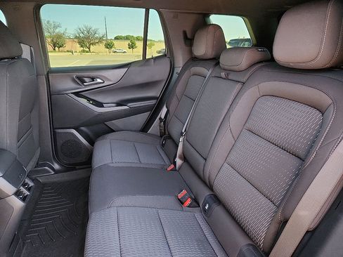 Used 2026 Chevrolet Equinox LT FWD image 5