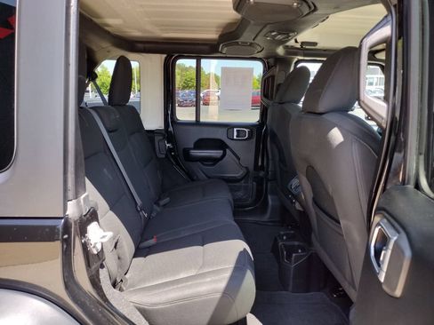 Used 2018 Jeep Wrangler Unlimited Sport w/ Dual Top Group AWD/4WD image 19
