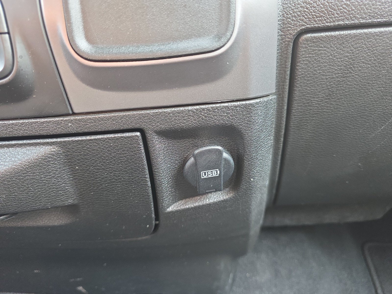 Used 2022 RAM 1500 Classic SLT w/ Electronics Group AWD/4WD image 29
