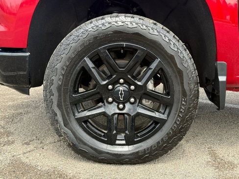 Used 2025 Chevrolet Silverado 1500 LT Trail Boss w/ Convenience Package II image 12