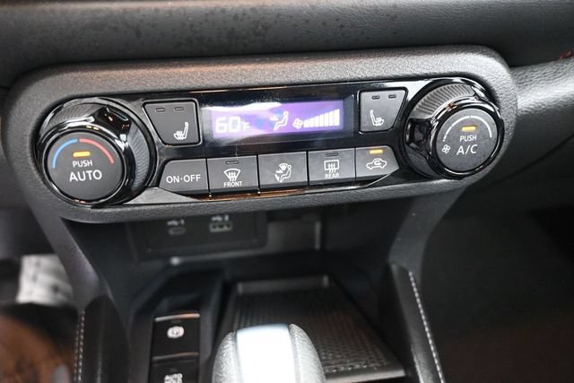 Used 2024 Nissan Kicks SR w/ SR Premium Package FWD image 30