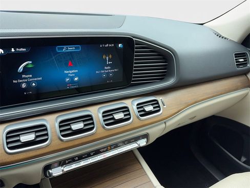 Used 2022 Mercedes-Benz GLE 350 4MATIC w/ AMG Line Exterior image 23