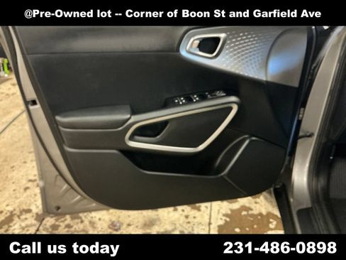 Used 2023 Kia Soul LX w/ LX Technology Package FWD image 15