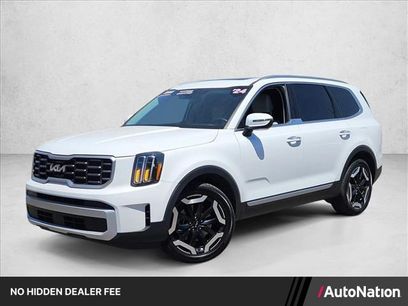 Used 2024 Kia Telluride S w/ S Sunroof Package