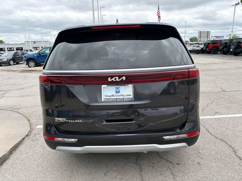 Used 2022 Kia Carnival LX FWD image 4