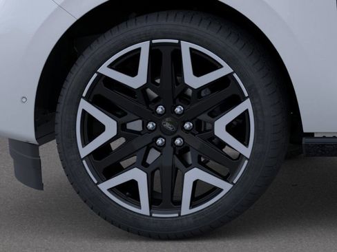 New 2026 Ford Expedition Platinum image 19