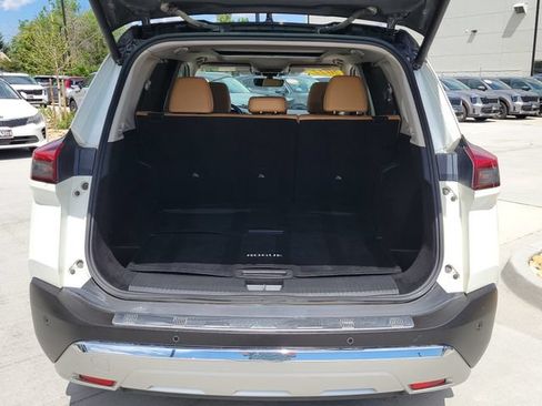 Used 2022 Nissan Rogue Platinum w/ Head-Up Display Package AWD/4WD image 18
