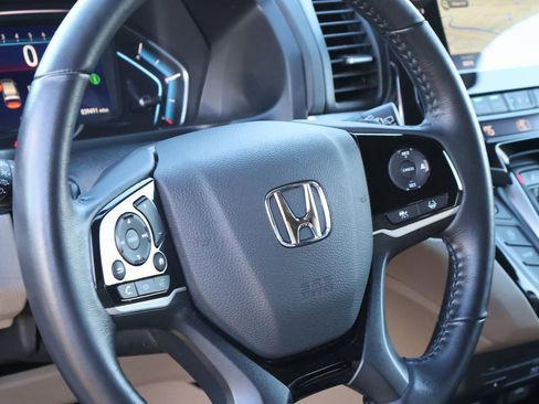 Certified 2024 Honda Odyssey Touring image 20