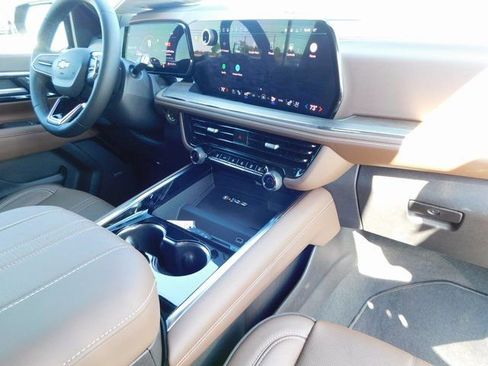 New 2025 Chevrolet Suburban High Country image 21