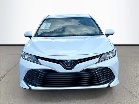 Used 2019 Toyota Camry LE FWD image 2