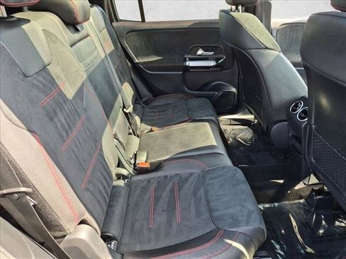Used 2021 Mercedes-Benz GLB 250 4MATIC image 23