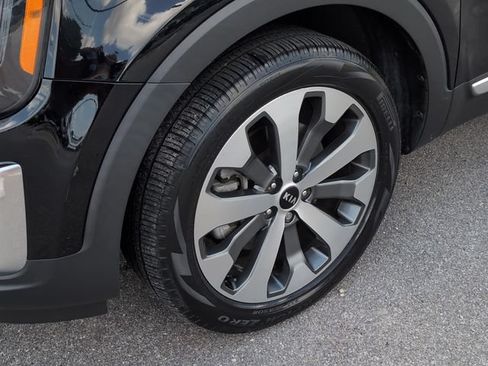 Used 2020 Kia Telluride S FWD image 11