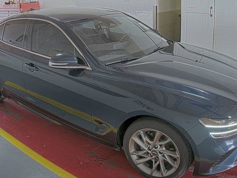 Used 2022 Genesis G70 2.0T image 3