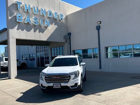 Used 2024 GMC Terrain SLT AWD/4WD image 1