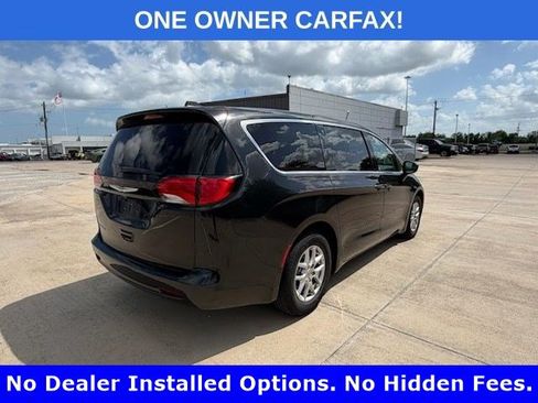 Used 2023 Chrysler Voyager LX FWD image 2