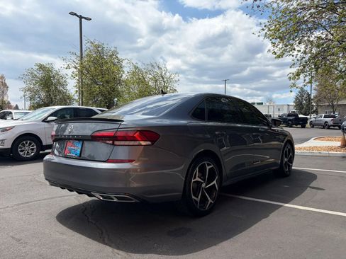 Used 2022 Volkswagen Passat 2.0T R-Line FWD image 5