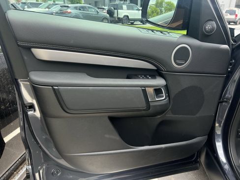 Certified 2025 Land Rover Discovery Dynamic SE AWD/4WD image 14