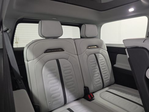 Used 2025 Rivian R1S Adventure AWD/4WD image 25