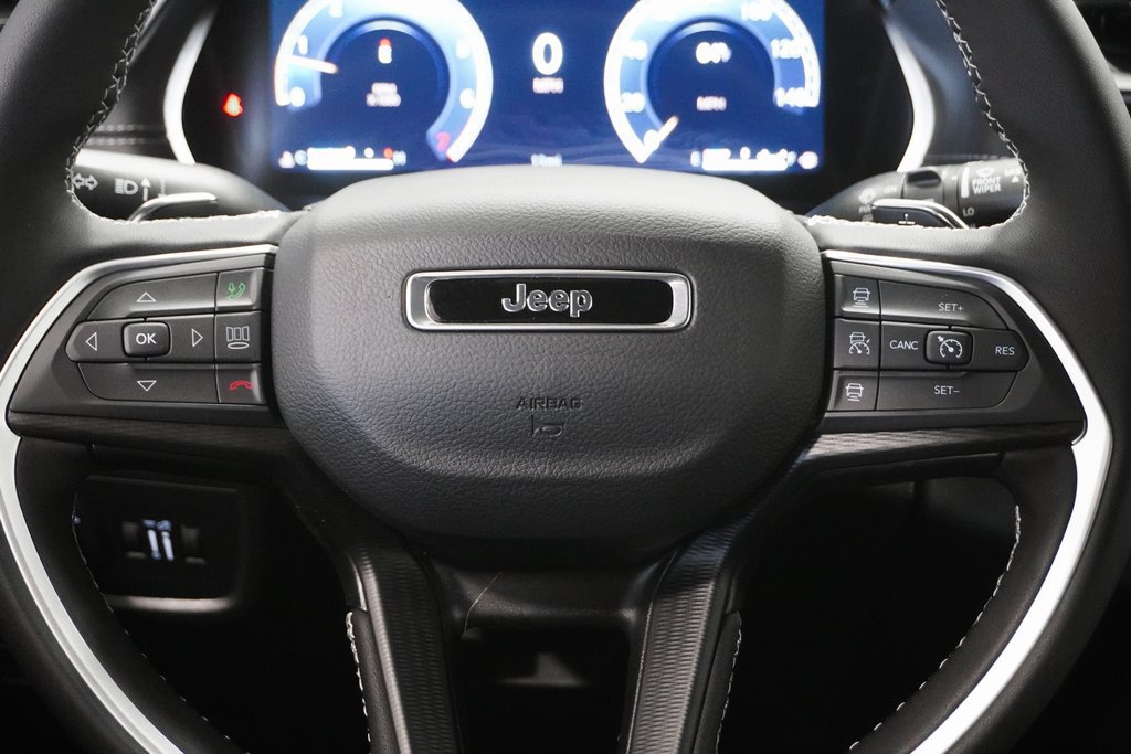 Used 2025 Jeep Grand Cherokee L Altitude AWD/4WD image 22