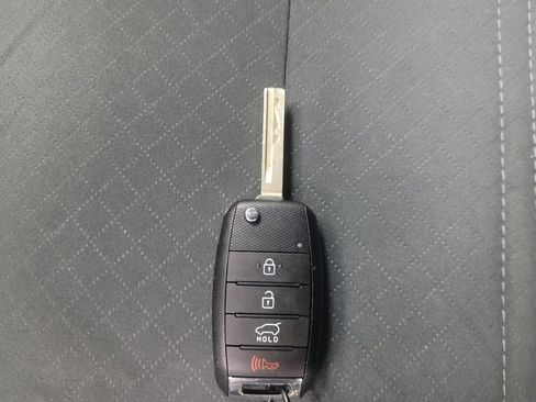 Used 2020 Kia Sorento LX AWD/4WD image 32