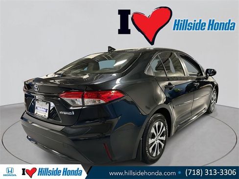 Used 2022 Toyota Corolla LE image 6