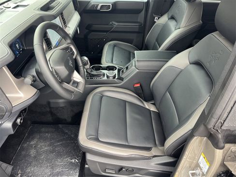 New 2025 Ford Bronco Outer Banks image 17