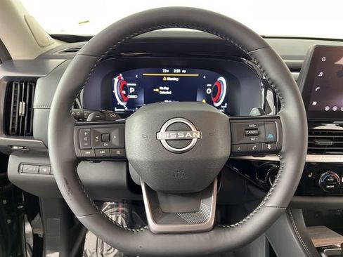 New 2026 Nissan Pathfinder SL w/ SL Premium Package AWD/4WD image 21