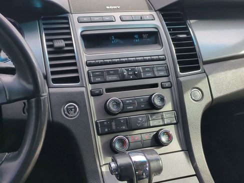 Used 2010 Ford Taurus SEL image 28