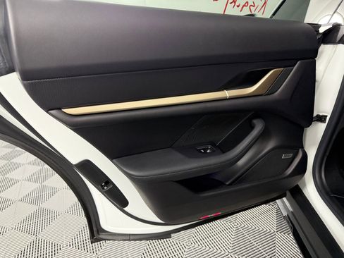 Used 2022 Porsche Taycan 4 Cross Turismo image 17