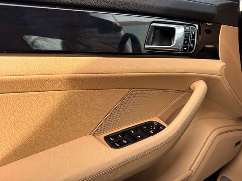 Used 2018 Porsche Panamera 4 w/ Premium Package Plus image 40