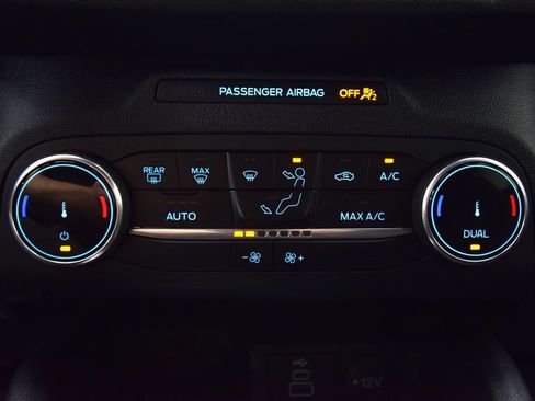 Used 2025 Ford Escape ST-Line AWD/4WD image 30